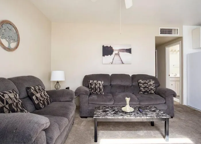 Holiday home Comfortable And Bright 3-bedroom In