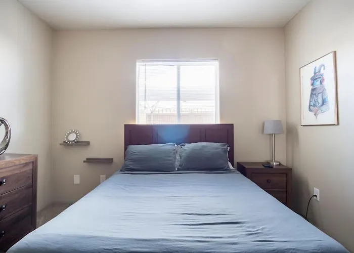 Comfortable And Bright 3-bedroom In Tucson