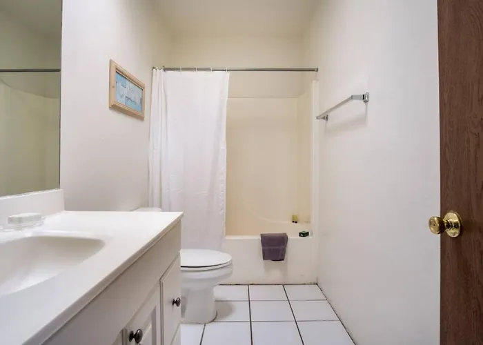 Comfortable And Bright 3-bedroom In Holiday home
