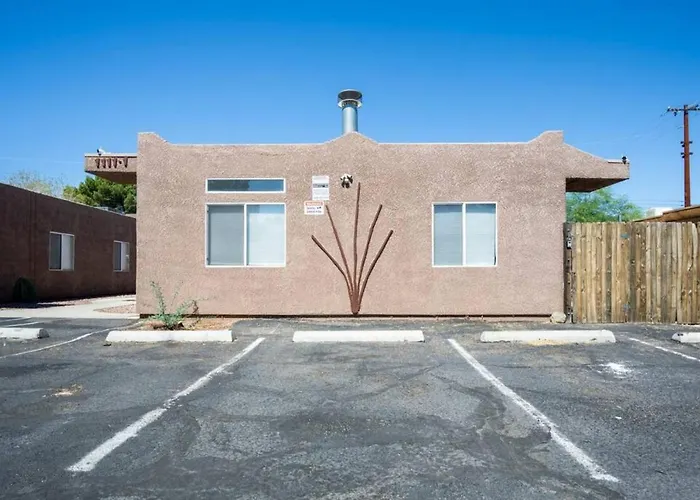 Holiday home Comfortable And Bright 3-bedroom In